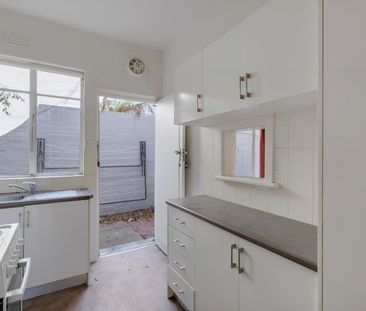 2/2B Trafalgar Road, Camberwell - Photo 2