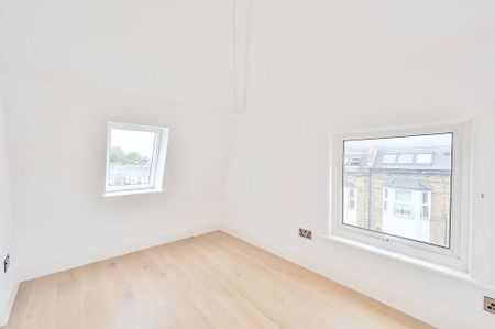 3 bedroom flat to rent - Photo 3