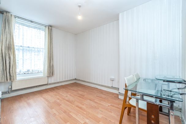3 Bed Flat, Marden House, E8 - Photo 1