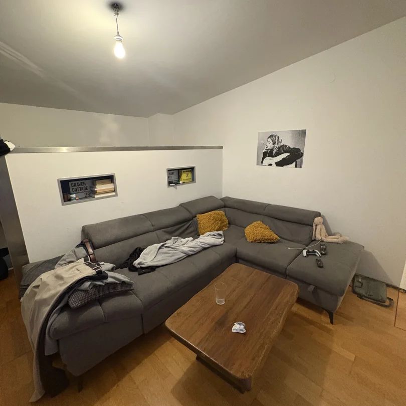 Besonderheit! Gemütliche 2-Zimmer-Maisonettewohnung mit schöner Dachterrasse und möblierter Küche im Stadtzentrum Ried - Photo 1