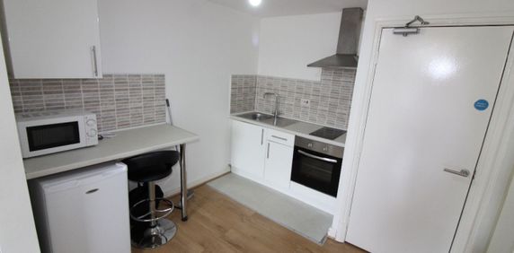 Brook Street Flat 2, PRESTON, Lancashire PR1 7DD - Photo 2