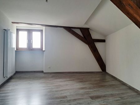 RUE BASSE 38, Appartement de 2.5 pièces avec vaste mezzanine - Photo 4