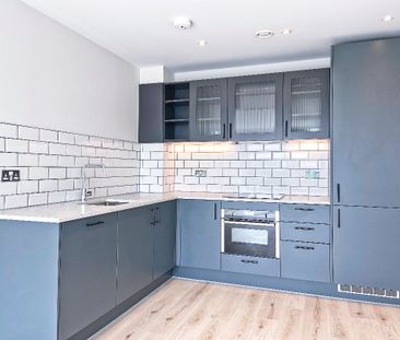 Pembroke Broadway, Camberley, GU15 - Photo 4