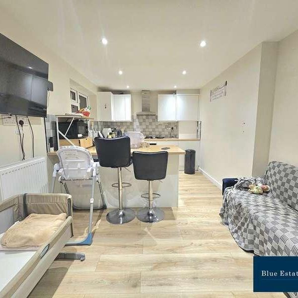 Northfield Road, Hounslow, TW5 - Photo 1