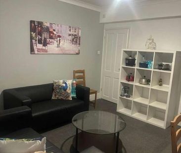 : Rupert Road, Guildford, GU2 - Photo 2