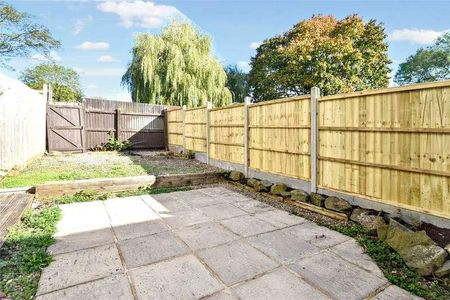 Willow Court, Droitwich Spa, Worcestershire, WR9 - Photo 5