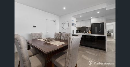 Centrally Located Modern Apartment - Photo 3