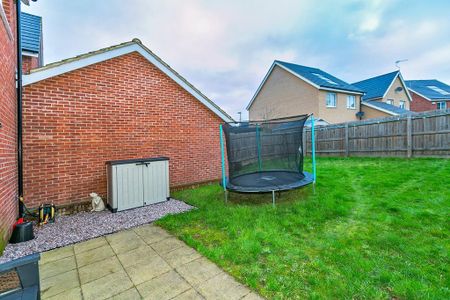 3 bedroom detached house to rent - Photo 4