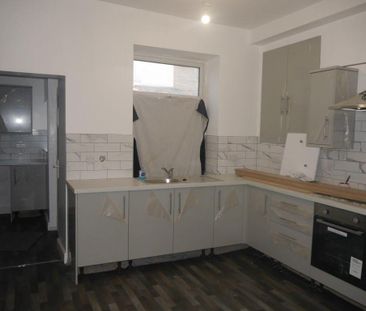 3 bedroom terraced house to rent - Photo 6