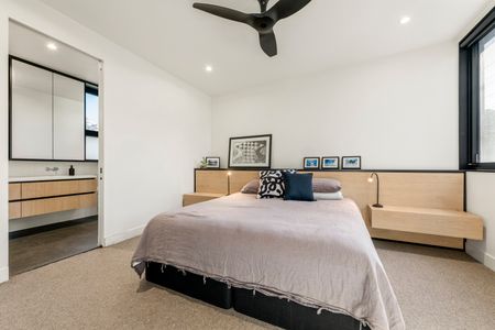 23 Boundary Street, Port Melbourne VIC 3207 - House For Rent | Domain - Photo 5