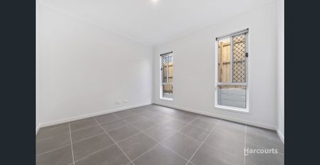 Sleek, Sun-Filled Residence Offering Style, Space & Comfort - Photo 3