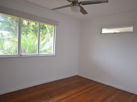 Five-Bedroom Family Home with Pool in Prime Southport Location - Photo 4