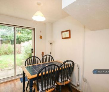 3 bedroom terraced house to rent - Photo 2