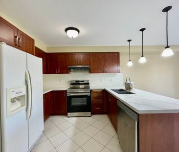 For Lease - 72 Darren Avenue, Whitby, Ontario - Photo 4