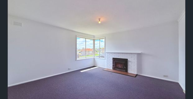 Fresh, Bright & Ready to Move In – 3 Bedroom Home in Herdsmans Cove - Photo 1