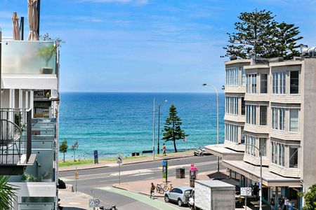 Enjoy Views Of The Surf From This Immaculately Presented, Top Floor Apartment - Photo 2