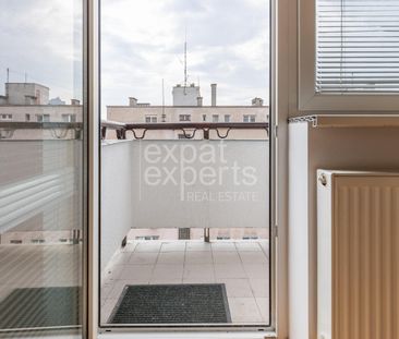Priestranný, pekný 2i byt 74 m2 s balkónom, vo výbornej lokalite - Photo 1