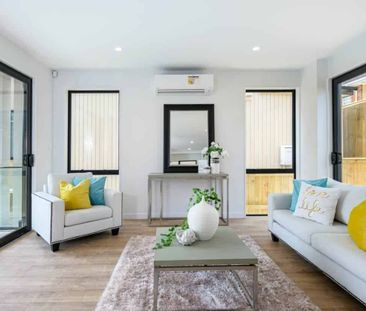 Designer Living - Premium Coastal Location - Photo 5