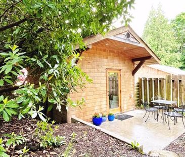 Cute tiny house in Gibsons - Photo 1