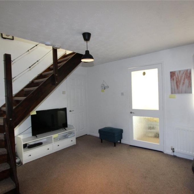 3 bedroom end of terrace house to rent - Photo 1