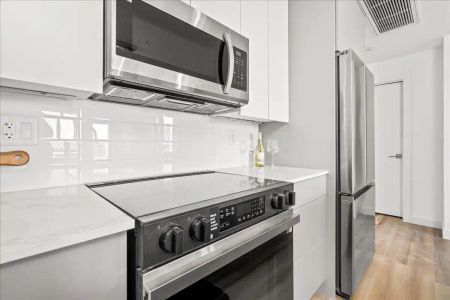 Westrich Bay — (FURNISHED) - 2 Bed 2 Bath - D1 - Photo 2
