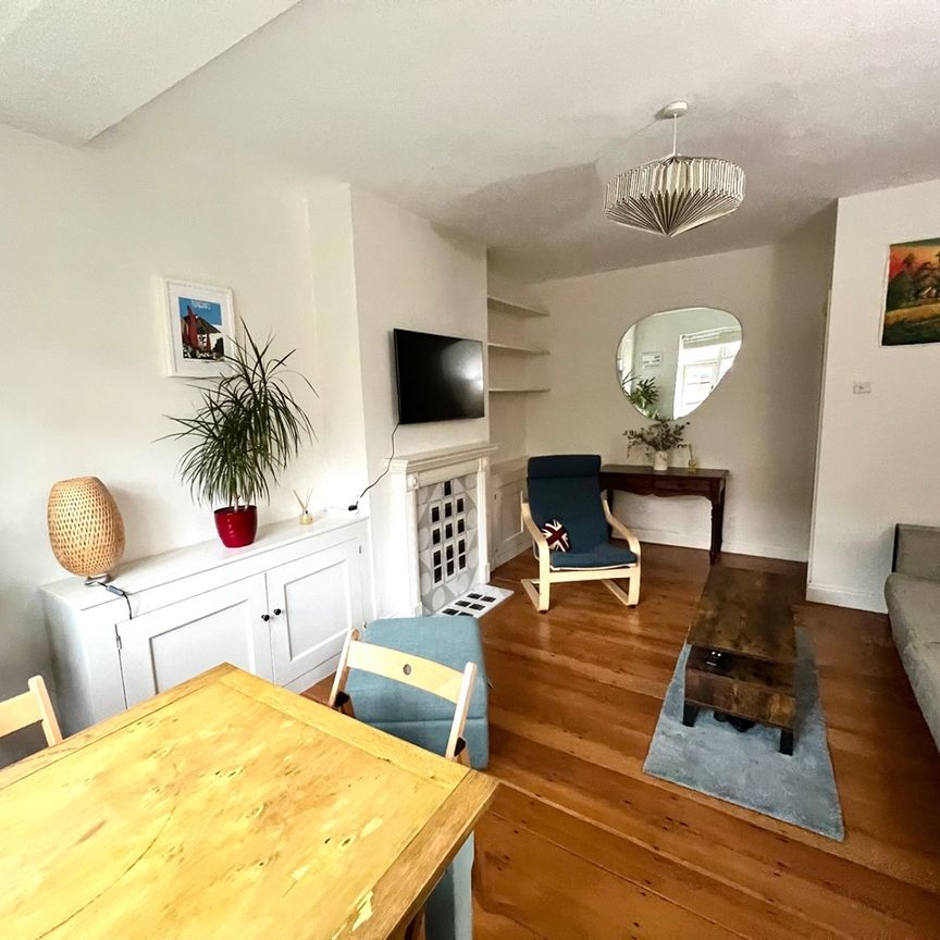 2 Bed Flat, Keats House, SW4 - Photo 1