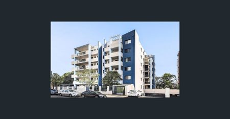 SPACIOUS APARTMENT IN AN UNBEATABLE LOCATION! - Photo 2