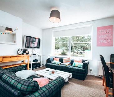 7 bedroom private hall to rent - Photo 4