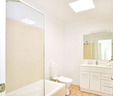 Fully Furnished Duplex - Photo 5