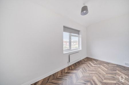 4 bedroom end of terrace house to rent - Photo 5