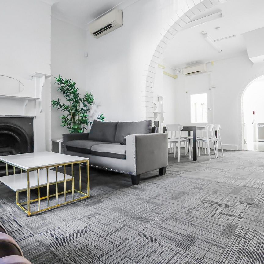 Darlington - Photo 1