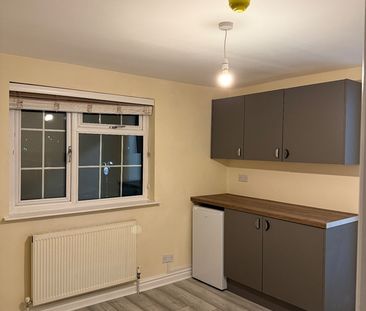 Room in a Shared House, Wetherby Road, LS17 - Photo 3