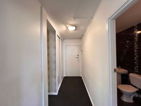 Chic 2BR Freemans Bay Apt w/ Parking - Photo 2