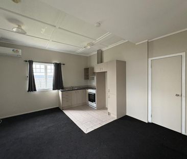 Central Two Bedroom - Photo 5
