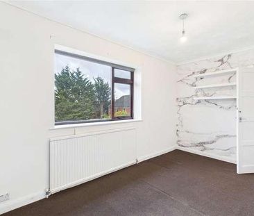 Hind Close, Hainault Chigwell, Essex, IG7 - Photo 6