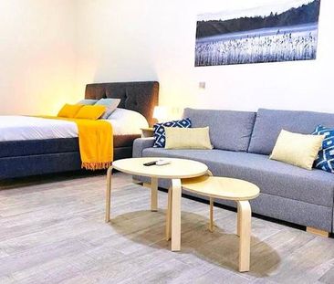 Calle Perdiguera, Málaga, Andalusia 29003 - Photo 5