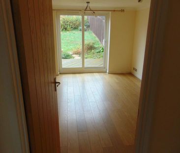 2 bedroom semi-detached house to rent - Photo 2