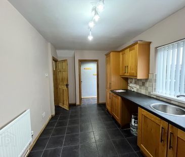 16 Oakwood Road, Carrickfergus, BT38 8ET - Photo 6