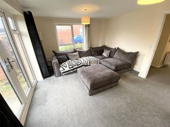 4 bedroom semi-detached house to rent - Photo 1