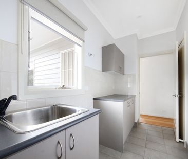 52A Tucker Rd, Bentleigh VIC 3204 - House For Rent | Domain - Photo 1