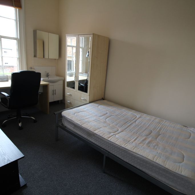 1 Bed Student Accommodation - Photo 1