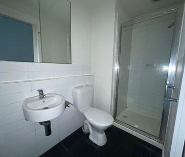 STUDENT ACCOMMODATION - FULLY FURNISHED IN THE HEART OF HAWTHORN - Photo 4