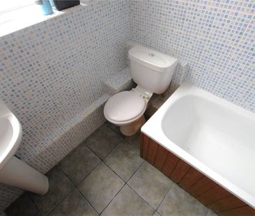 4 bedroom terraced house to rent - Photo 3