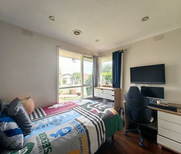 33 Cleary Court, Clayton South VIC 3169 - House For Rent | Domain - Photo 1