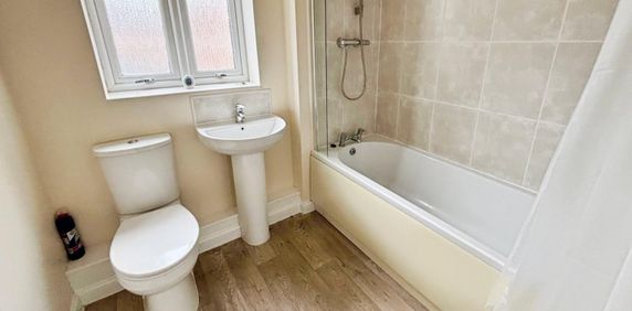 Hamlet Way, Stratford upon Avon - Photo 2