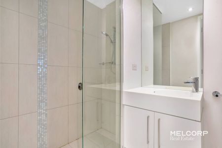 FURNISHED ONE BEDROOM IN PRIME LOCATION - Photo 5