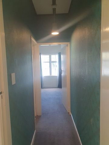 Top floor one bedroom apartment. - Photo 4