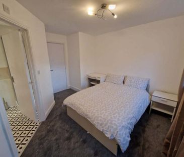 4 bedroom flat share to rent - Photo 5