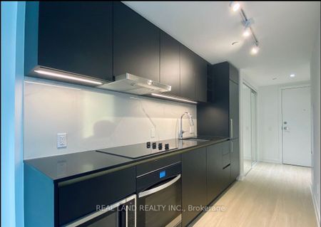 For Lease - 8 Wellesley Street Unit# 5107, Toronto, Ontario - Photo 2