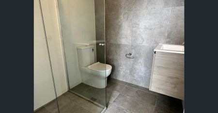 Oversized 2 Bedroom Apartment - Photo 5